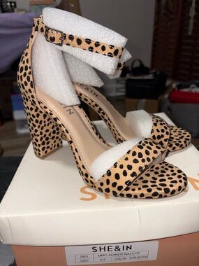 SHE & IN Women's Leopard Print Ankle Strap Block Heel Sandals - Tan/Black